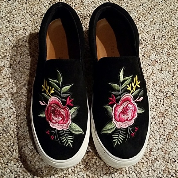 Steve Madden Shoes - Steve Madden Girl foral platform slip ons